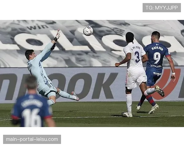 补时第93分钟巴尔韦德世界波破门，伯纳乌陷入狂欢